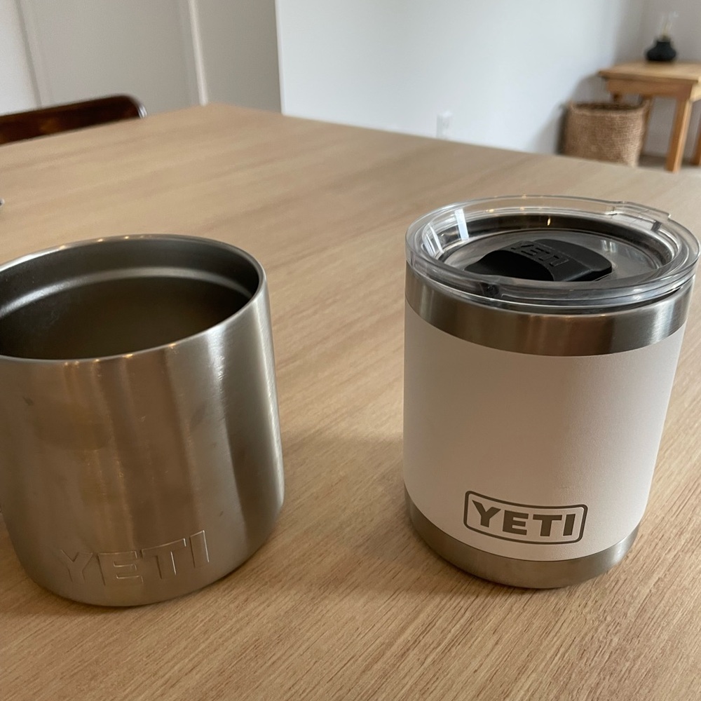 2 x Yéti Mugs